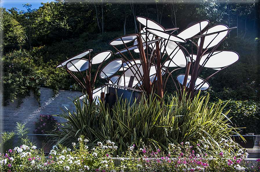 foto Giardini Trauttmansdorff - Giardino degli Innamorati e binocolo di Matteo Thun